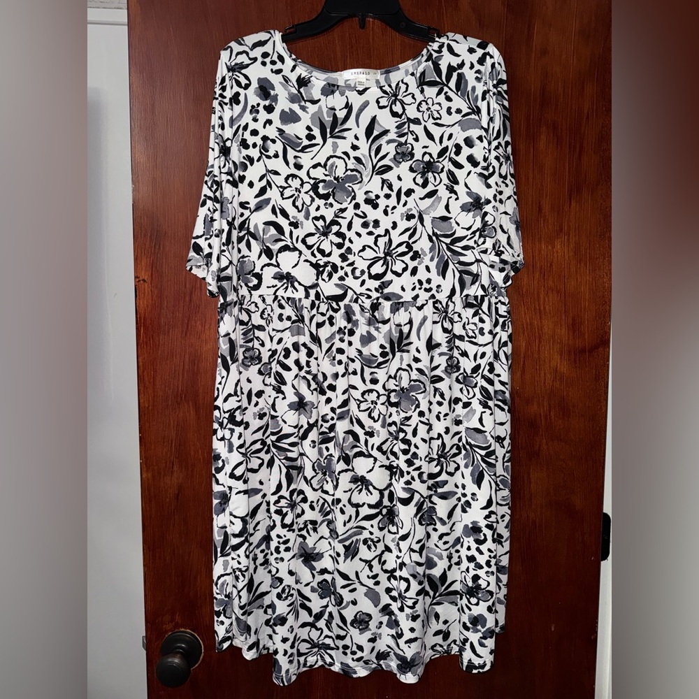 Emerald 2X Black and White Floral Midi Dress